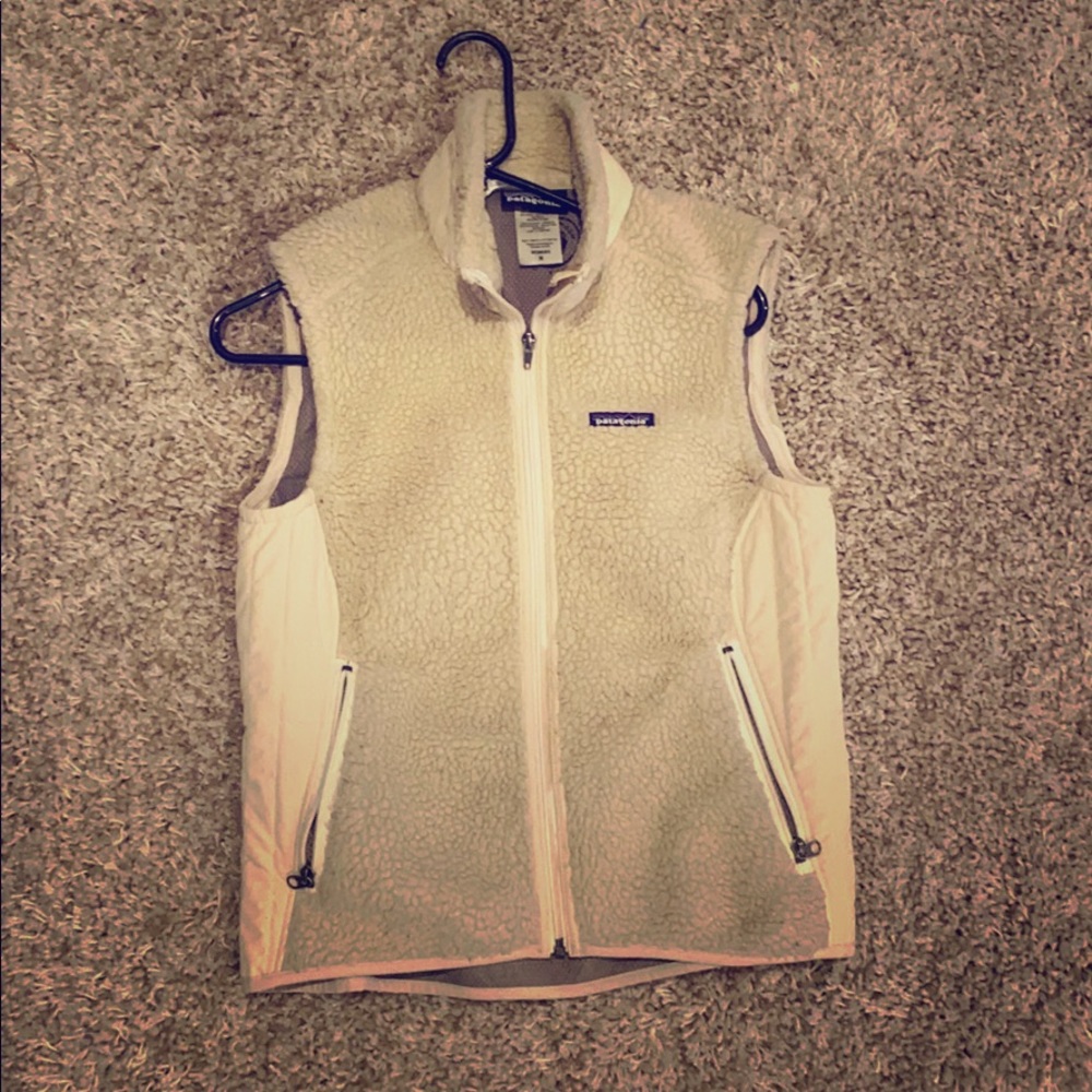 Patagonia cream M fleece vest